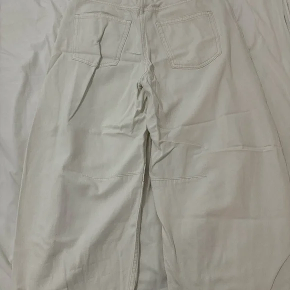 GAP High Waist Hourseshoe Soft White Jeans - Picture 3 of 6